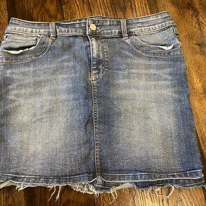 White House Black Market Denim Skirt size 8